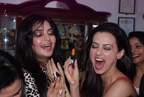 Sanaa Khan with Mansi Pritam at her Birthday Bash