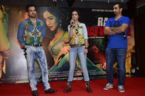 Humaima Malick addresses the audience at the Promotion of Raja Natwarlal