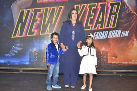 Farah Khan with her Children at the Trailer Launch of Happy New Year