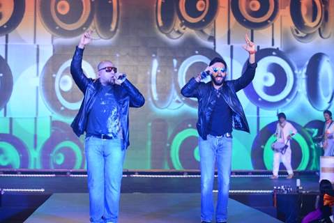 Vishal- Shekhar perform at the Trailer Launch of Happy New Year