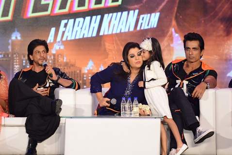 A young fan was seen kissing Farah Khan at the Trailer Launch of Happy New Year