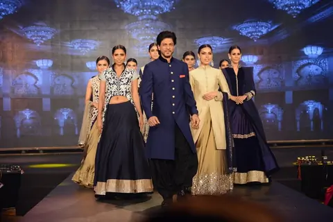 Shah Rukh Khan walks the ramp with models at Manish Malhotra's Show