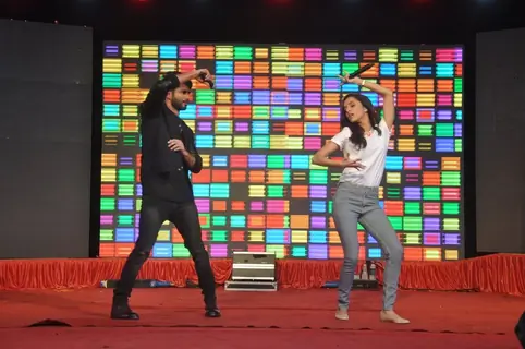 Shraddha Kapoor and Shahid Kapoor shake a leg at the Promotion of Haider