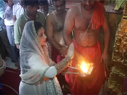 Rani Mukherjee performs a pooja at Ambaji Temple