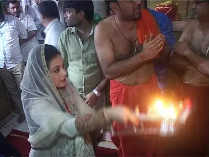 Rani Mukherjee performs a pooja at Ambaji Temple