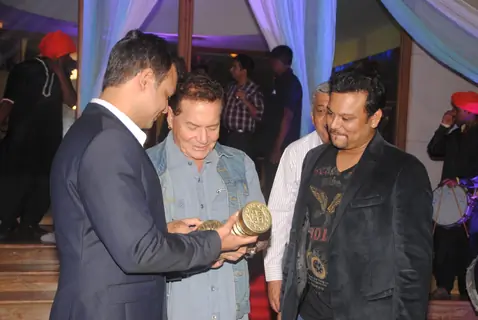Producers, Siddarth Kumar Tewary and Rahul Kumar Tewary with Salim Khan at the Success Bash