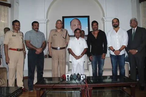 Himanshu Roy, Rakesh Maria, RR Patil, Ajay Devgn, Rohit Shetty and V S Norohna
