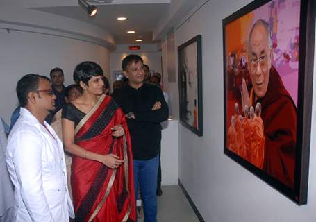 Inauguration of the Painting Exibhition by Umakant Tawade at Hirji Gallery