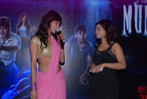 Vedita Pratap Singh was seen interactacting with the host at the Music Launch