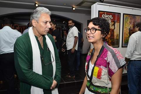 Kiran Rao was seen talking with Rahul Vora at the Exhibition of Vintage Film items