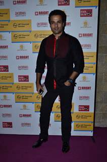 Rohit Roy poses for the media at Shaan's Live Concert