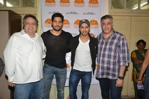 Abu Jani, Sidharth Malhotra, Varun Dhawan and Sandeep Khosla at Ashray NGO