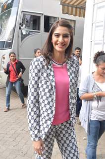 Sonam Kapoor at the Promotions of Khoobsurat on Captain Tiao