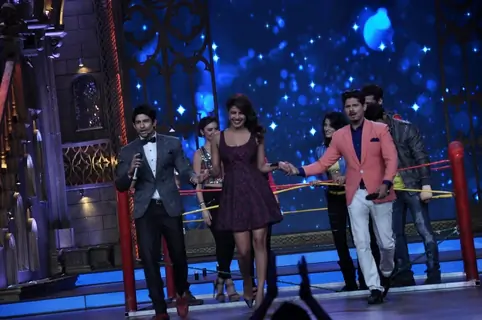 Hussain and Vishal shake a leg with Priyanka Chopra on India's Best Cine Stars Ki Khoj