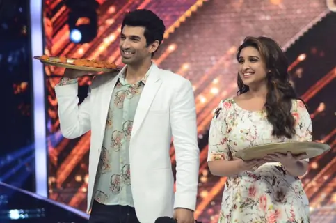 Parineeti and Aditya Promote Daawat-e-Ishq on Jhalak Dikhhlaa Jaa