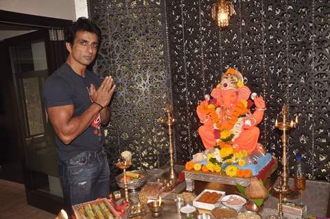 Sonu Sood offering his prayers to Lord Ganesha