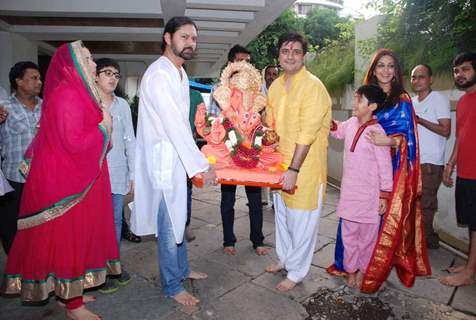 Goldie Behl holding the Ganesha idol for the Visarjan