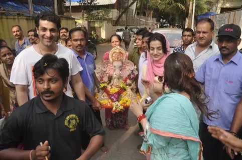 Ameesha Patel snapped with Ganesha idol at the Visarjan of Lord Ganesha