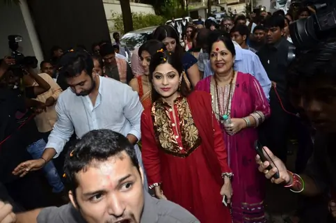 Shilpa Shetty, Shamita Shetty and Raj Kundra at the Visarjan of Lord Ganesha