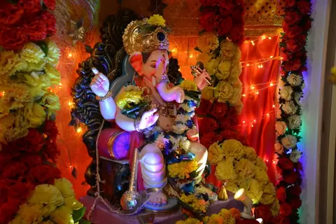 Sharad Malhotra Celebrates Ganesh Utsav