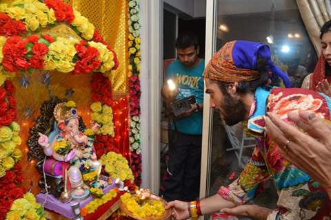 Sharad Malhotra performs an Aarti to Lord Ganesha