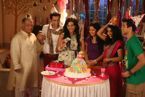 Khushiyon Ki Gullakh Aashi