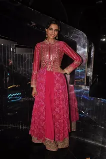 Sonam Kapoor poses beautifully for the media at Promotion of Khoobsurat
