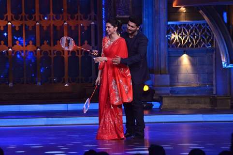 Arjun Kapoor and Deepika Padukone play badminton on India's Best Cine Stars Ki Khoj