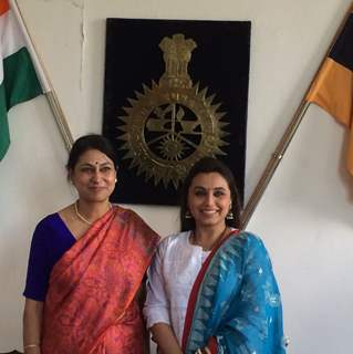 Rani Mukherjee with the Police Commissioner of Pune
