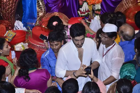 Mohit Marwah Visits Lalbaughcha Raja