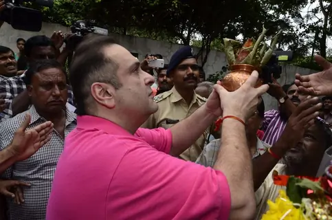 Rajiv Kapoor at the Visarjan of Lord Ganesha of RK Studios