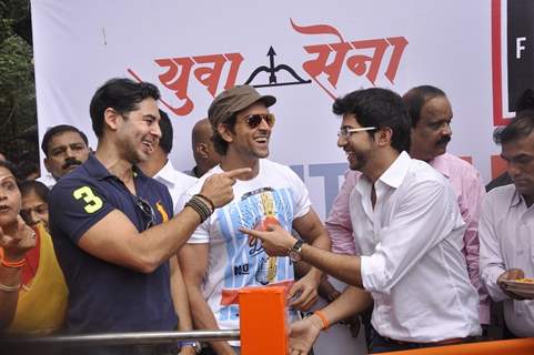 Hrithik Roshan in a chat with Dino Morea and Aditya Thackrey at the Launch of DM Fitness