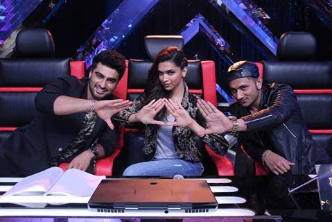 Promotions of Finding Fanny on India's Raw Star