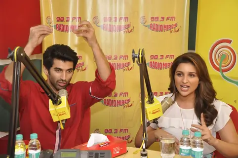 Aditya Roy Kapoor and Parineeti Chopra Promote Daawat-e-Ishq on Radio Mirchi on 98.3