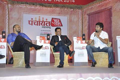 Ashutosh Rana interacting at Aaj Tak Panchayat Talk Show