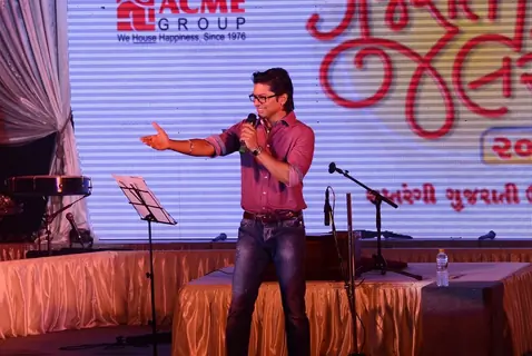 Shaan performing at Gujrati Jalso 2014 in Schon by Sakshee Pradhan