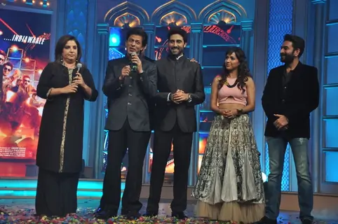 Shah Rukh Khan addressing the audience at the Music Launch of Happy New Year