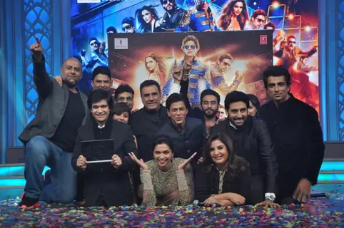 Cast of Happy New Year at the Music Launch