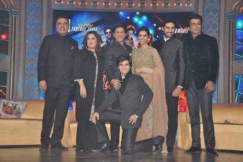 Cast of Happy New Year at the Music Launch