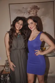 Tanishaa Mukerji poses with Elli Avram at Rajkumar Kohli's Birthday Bash