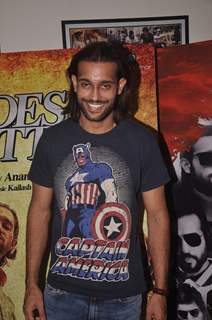 Akhil Kapur poses for the media at the Media Meet of Desi Kattey