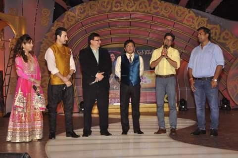 Shaan addressing the audience at the Launch of SAB TV's New Show 'Family Antakshari'