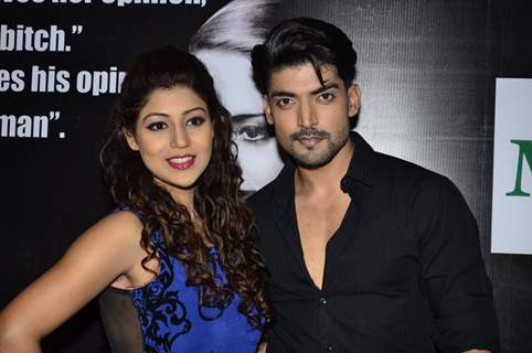 Gurmeet Choudhary poses with Debina Choudhary at Medscapeindia Awards 2014