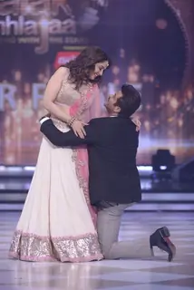 Anil Kapoor shakes a leg with Madhuri Dixit at Jhalak Dikhhlaa Jaa Grand Finale