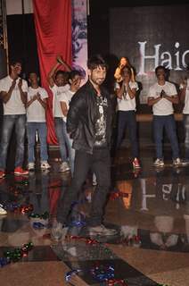 Shahid Kapoor poses for the media at Haider Song Launch