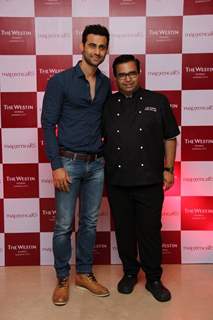 Freddy Daruwala was at Riddhi Siddhi's Collection Launch