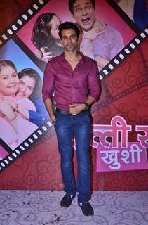 Anuj Sachdeva poses for the media at the Launch of Itti Si Khushi