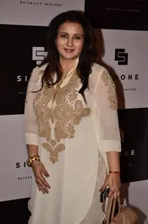 Poonam Dhillon poses for the media at Simone Khan Store Launch