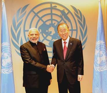 Narendra Modi greets a delegate at the United States of America