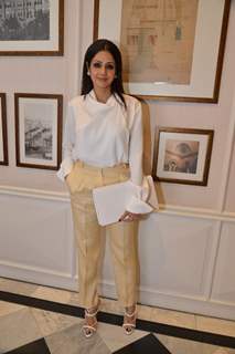 Sridevi poses for the media at Sahachari Foundations Show for Tarun Tahiliani